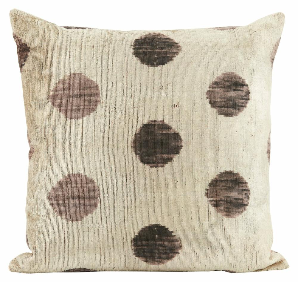 Della Pillow  |  Pillows